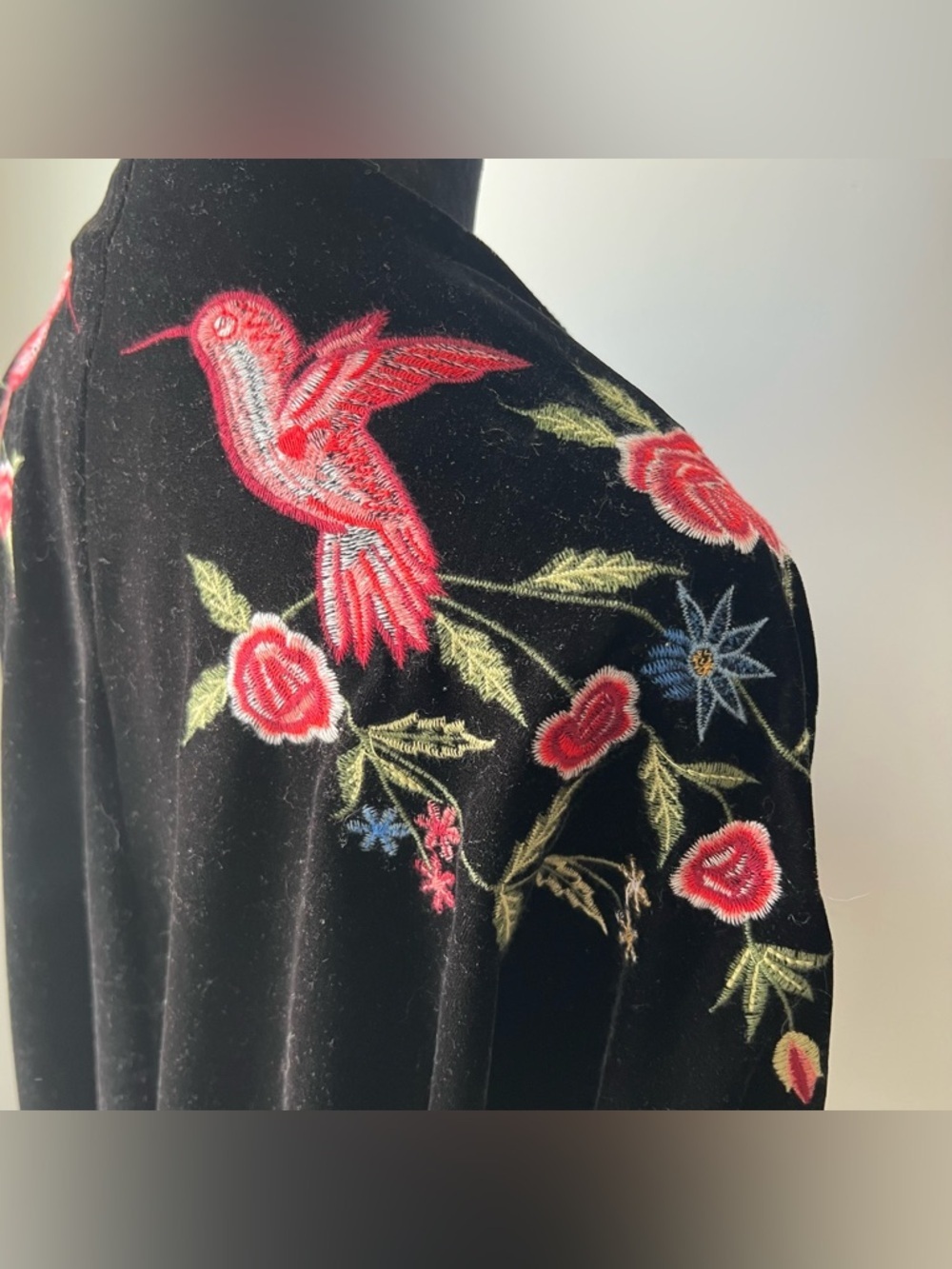 Embroidered Black Velvet Kimono with Red Hummingbird Motif - Picture 2 of 9